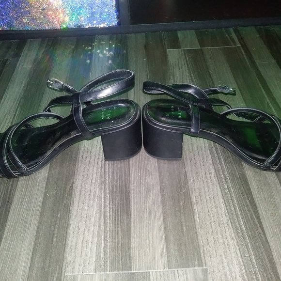 Heels - Picture 2 of 3